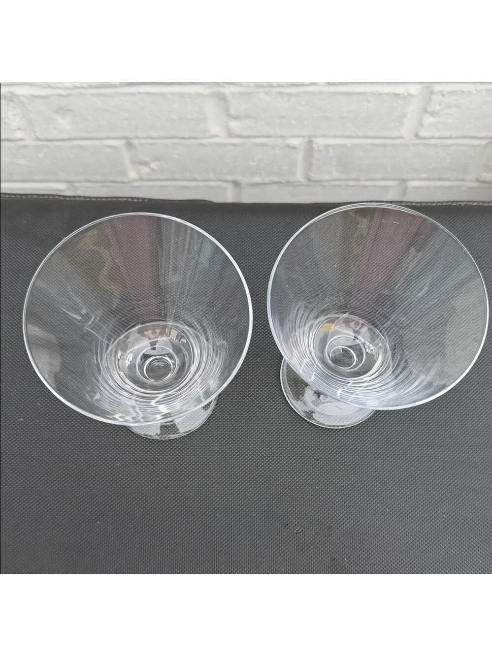 Pair of Stylish Crystal Clear 7 oz Martini/Cocktail Glasses Excellent Condition